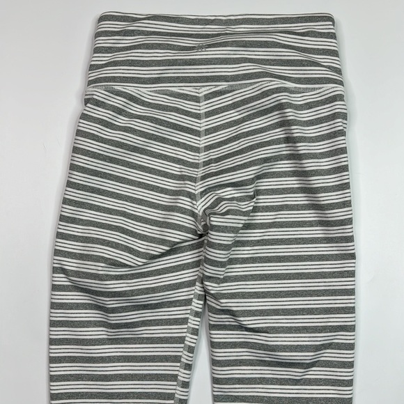 Athleta Gray White Striped Capri Pants Size XS - Picture 4 of 11